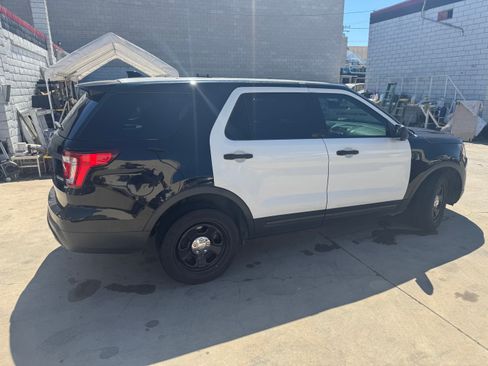 Used 2016 Ford Explorer image 5