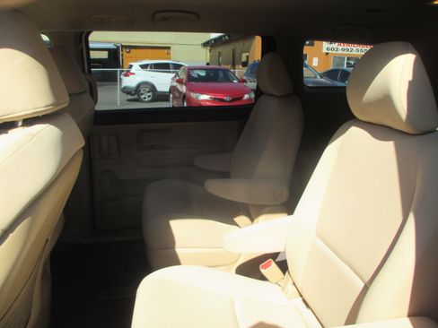 Used 2015 Kia Sedona EX image 8