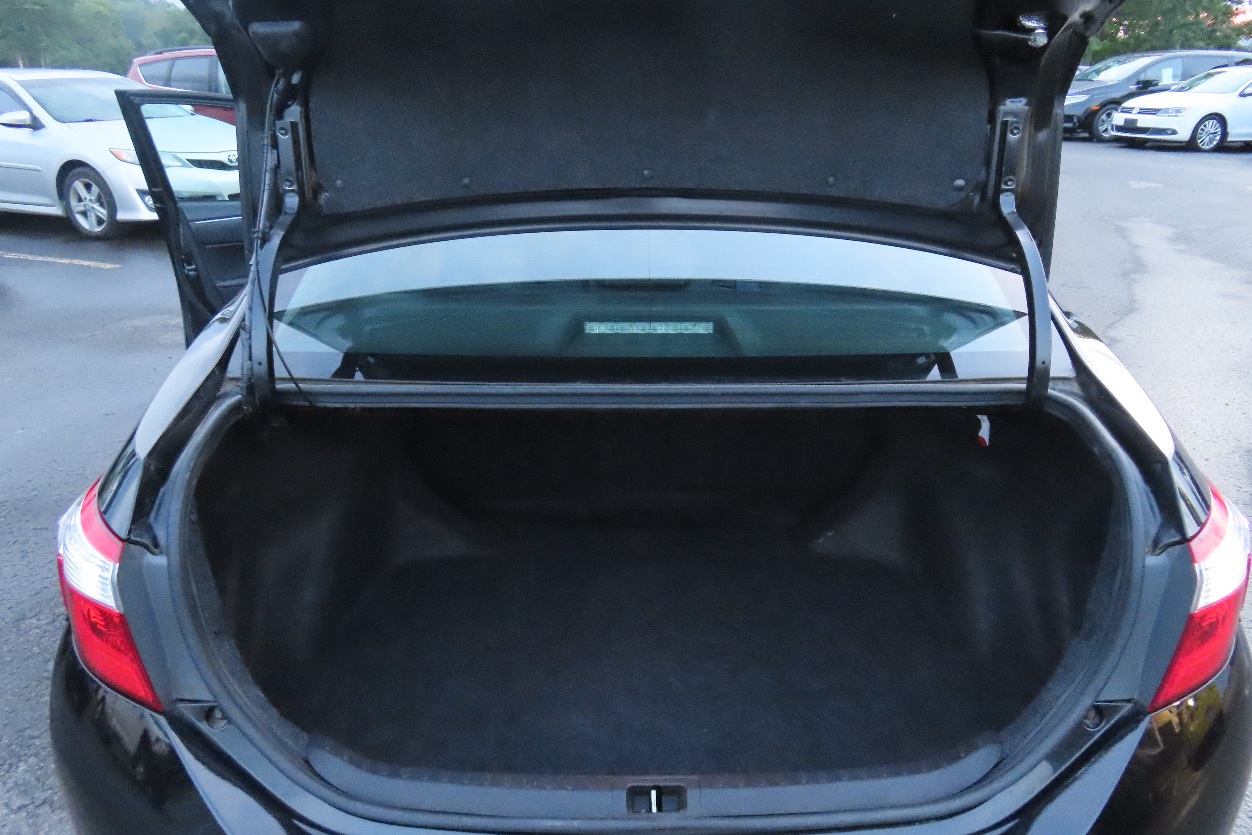 Used 2016 Toyota Corolla S Plus Sedan 4D FWD image 28