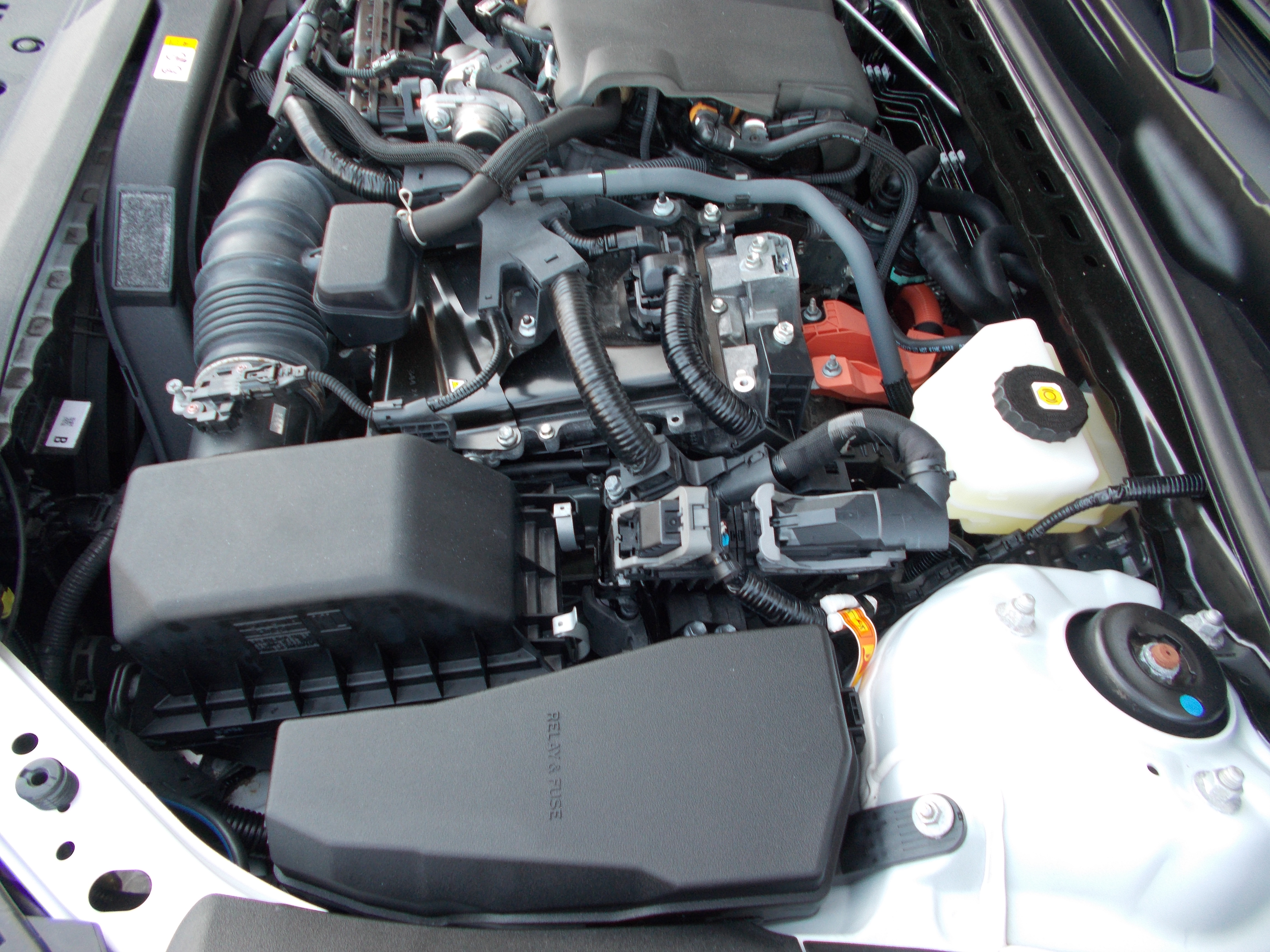 Used 2025 Toyota Camry SE Hybrid FWD image 12
