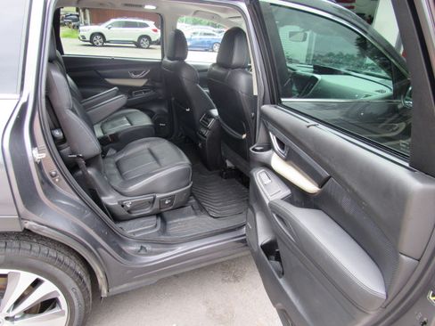 Used 2019 Subaru Ascent Limited 7-Passenger AWD/4WD image 24
