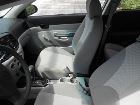 Used 2009 Hyundai Accent GS Hatchback FWD image 13