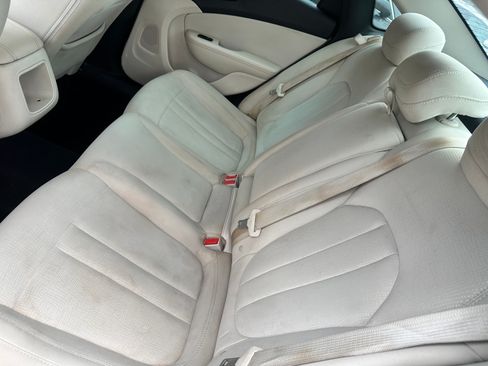 Used 2016 Chrysler 200 Limited image 22