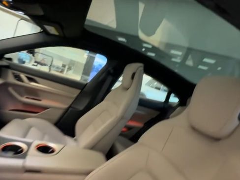 Used 2022 Porsche Taycan image 24