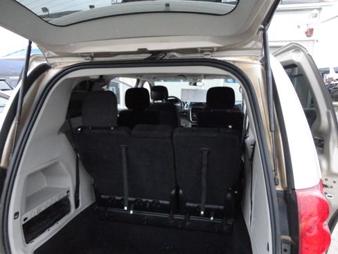 Used 2013 Dodge Grand Caravan image 5