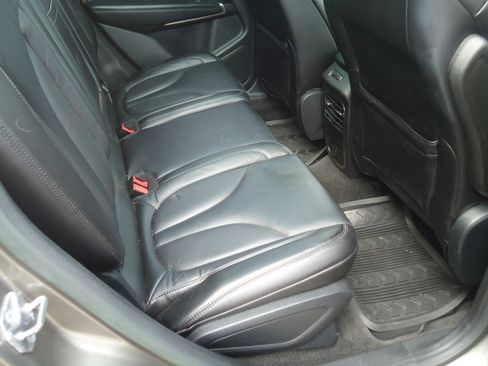 Used 2017 Lincoln MKC Select image 10