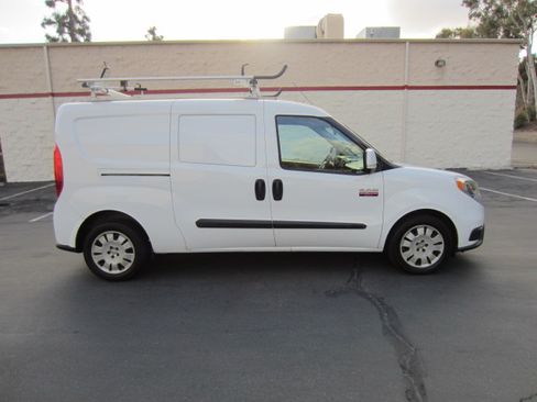 Used 2018 RAM ProMaster City Tradesman SLT image 4