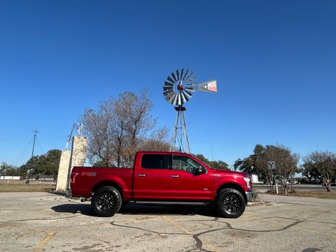 Used 2015 Ford F150 FX4 image 8