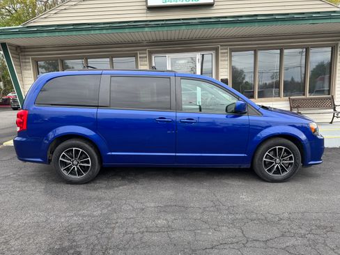 Used 2019 Dodge Grand Caravan GT FWD image 1