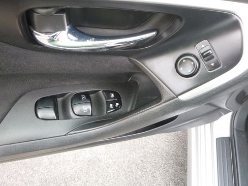 Used 2015 Nissan Altima 2.5 SV image 13