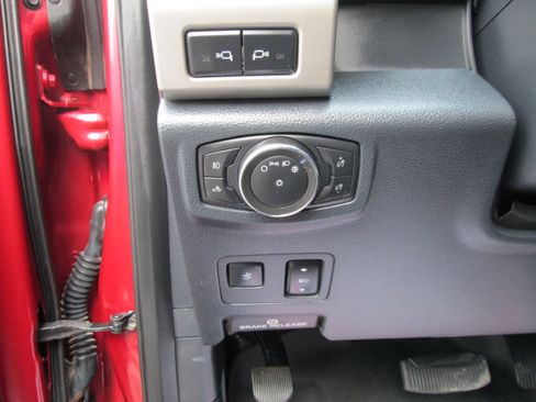 Used 2022 Ford F350 4x4 Crew Cab DRW Super Duty image 17