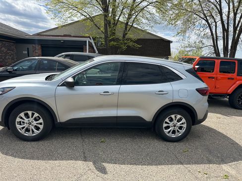 Used 2024 Ford Escape Active AWD/4WD image 5
