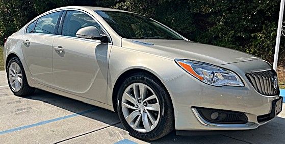 Used 2016 Buick Regal Leather FWD image 3