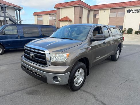 Used 2010 Toyota Tundra 4x4 Double Cab w/ SR5 & TRD image 4