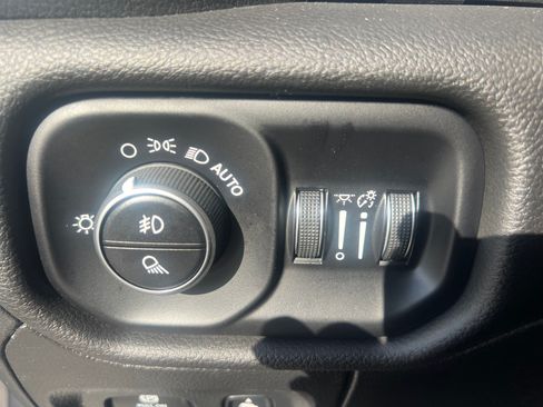 Used 2024 RAM 1500 Laramie Limited image 21