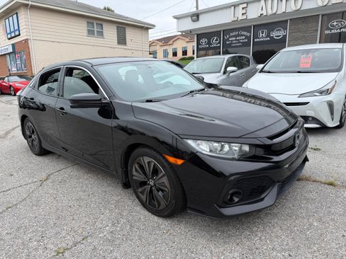Used 2018 Honda Civic EX Hatchback image 5