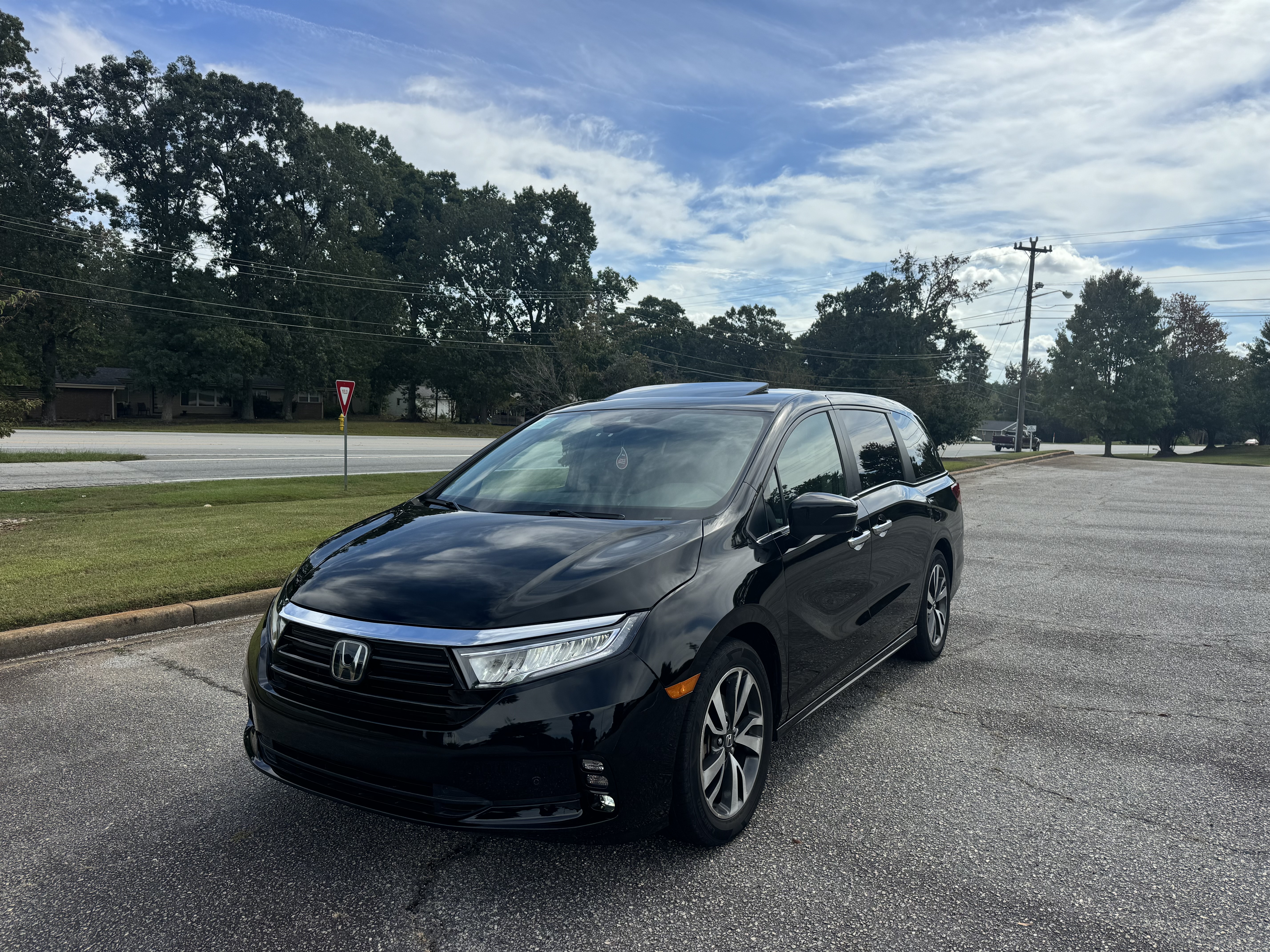 Used 2021 Honda Odyssey Touring image 2