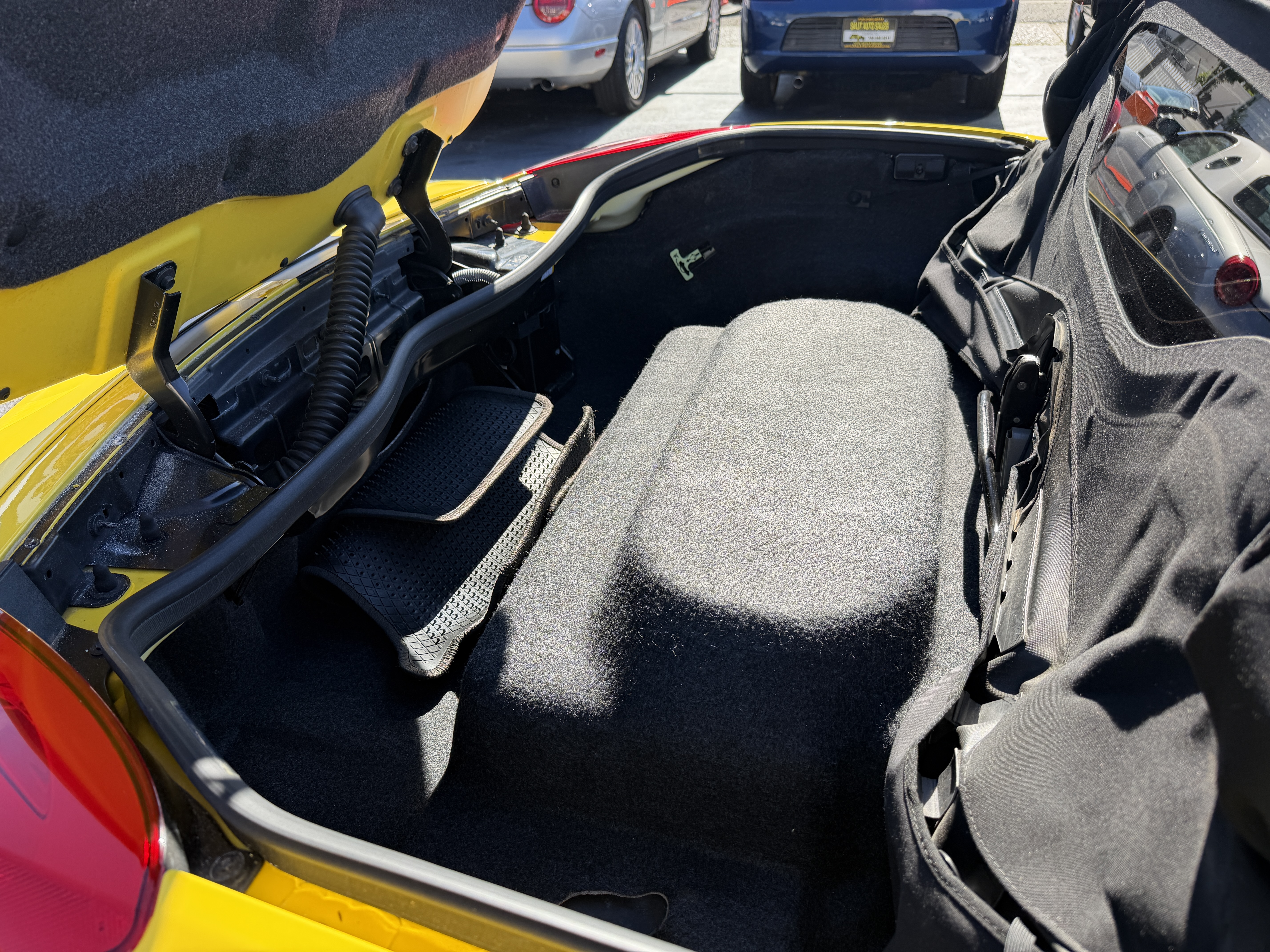 Used 2007 Pontiac Solstice Convertible RWD image 14