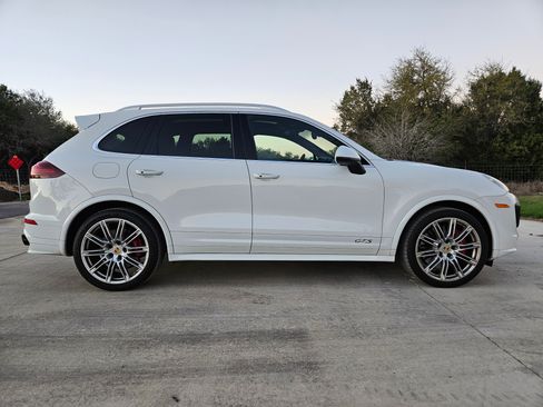 Used 2018 Porsche Cayenne GTS image 6