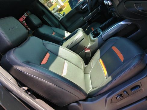 Used 2022 GMC Sierra 2500 AT4 image 61