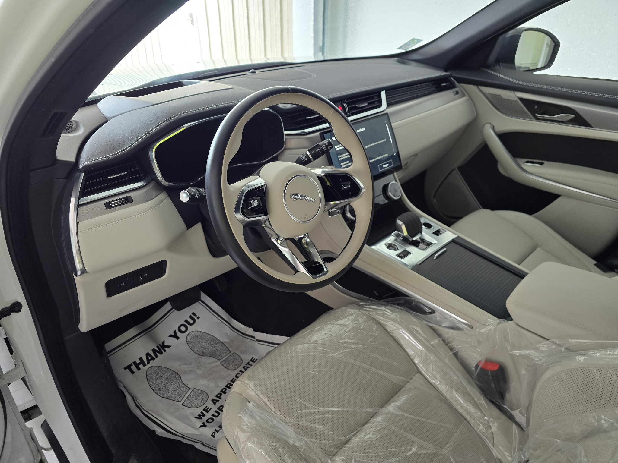 Used 2026 Jaguar F-PACE R-Dynamic S AWD/4WD image 19