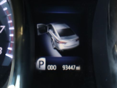 Used 2014 Toyota Avalon XLE FWD image 24