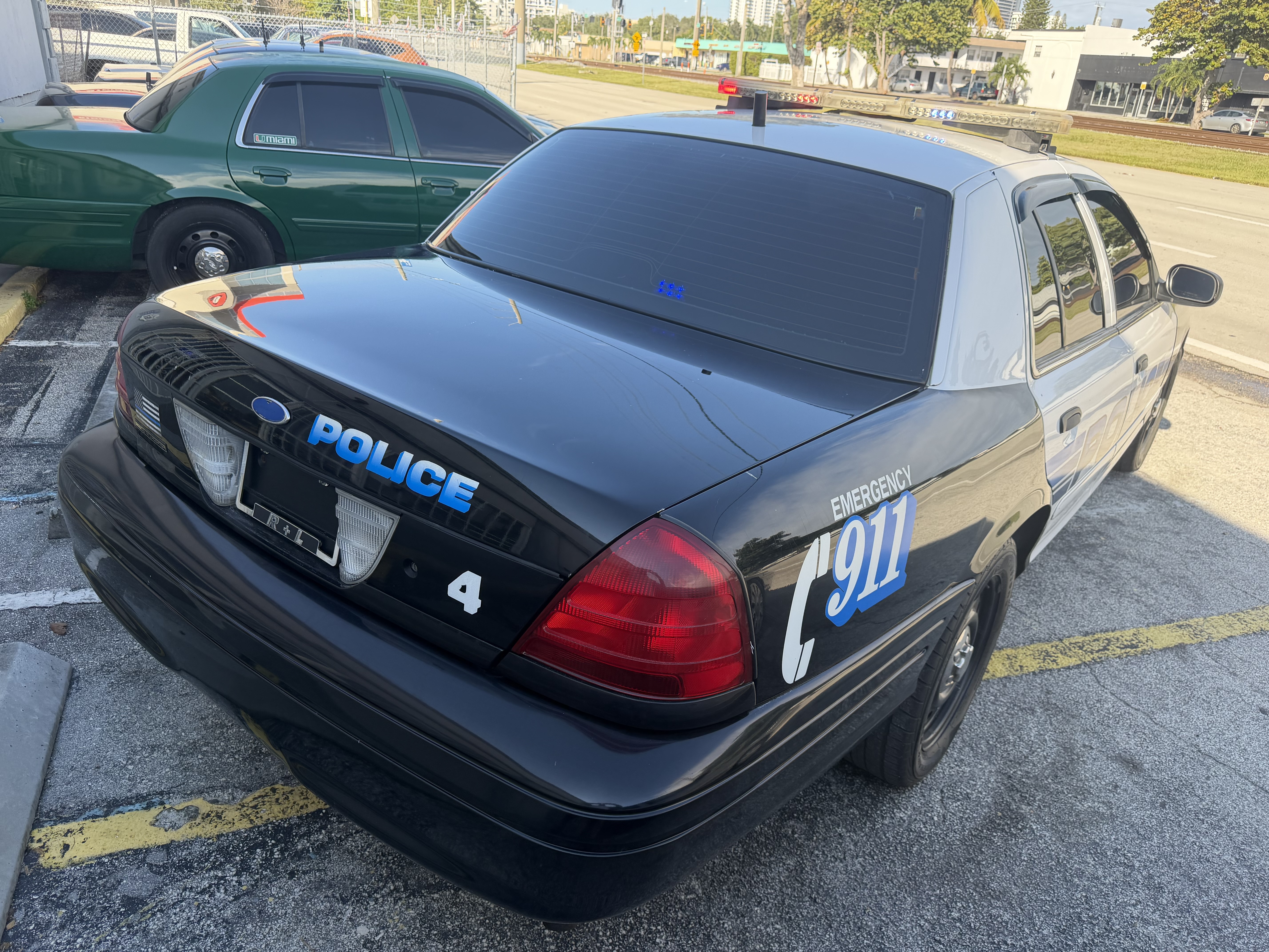 Used 2006 Ford Crown Victoria Police Interceptor RWD image 7