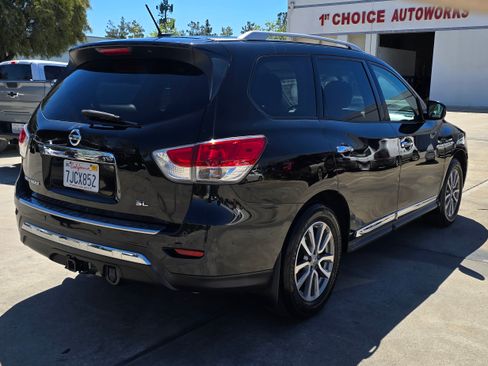 Used 2015 Nissan Pathfinder SL image 13