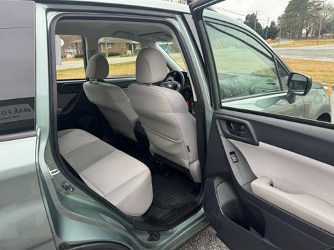 Used 2016 Subaru Forester 2.5i image 17