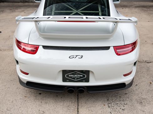 Used 2015 Porsche 911 GT3 image 21