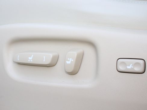 Used 2013 Lexus RX 450h image 17