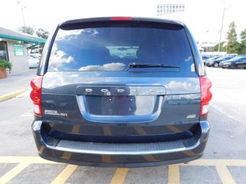 Used 2014 Dodge Grand Caravan SE image 7