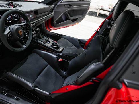 Used 2022 Porsche 911 GT3 image 8