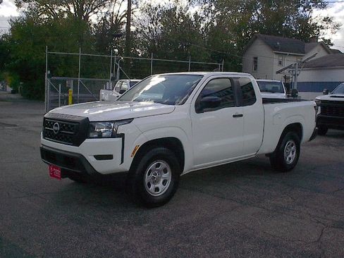 Used 2024 Nissan Frontier S image 9