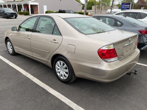 Used 2005 Toyota Camry LE FWD Sedan 2.4L 4-Cyl image 4
