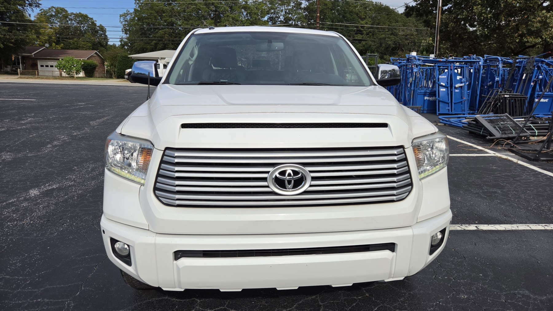 Used 2017 Toyota Tundra 4x4 CrewMax image 8