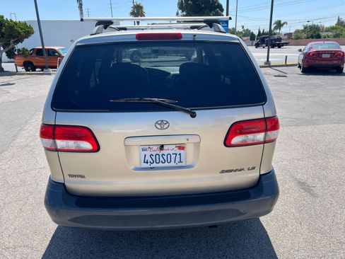 Used 2001 Toyota Sienna LE FWD image 6