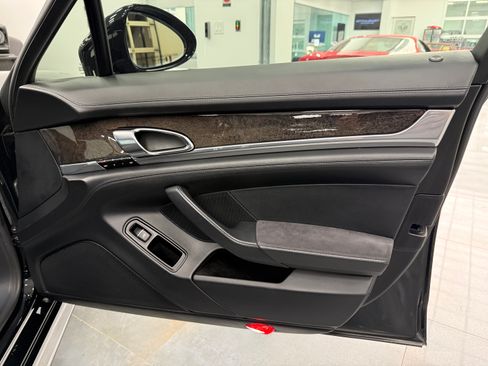 Used 2013 Porsche Panamera GTS image 20