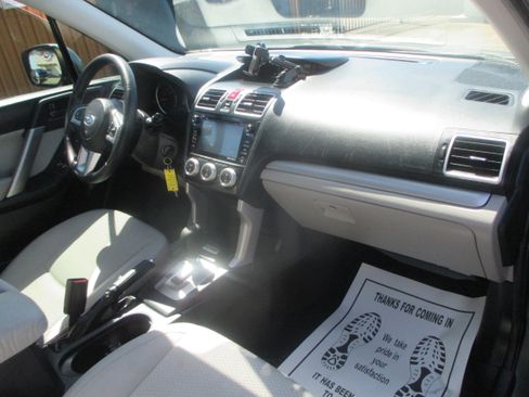 Used 2018 Subaru Forester 2.5i Premium AWD/4WD image 3