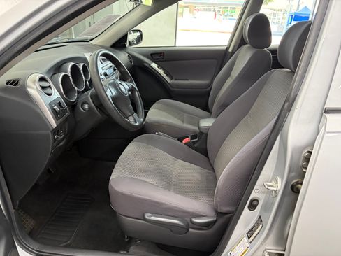 Used 2005 Toyota Matrix UNAVAIL FWD image 12