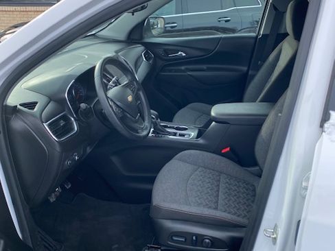 Used 2024 Chevrolet Equinox LT image 9