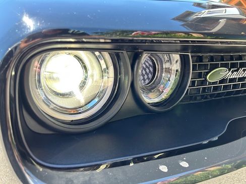 Used 2022 Dodge Challenger R/T Scat Pack RWD image 12