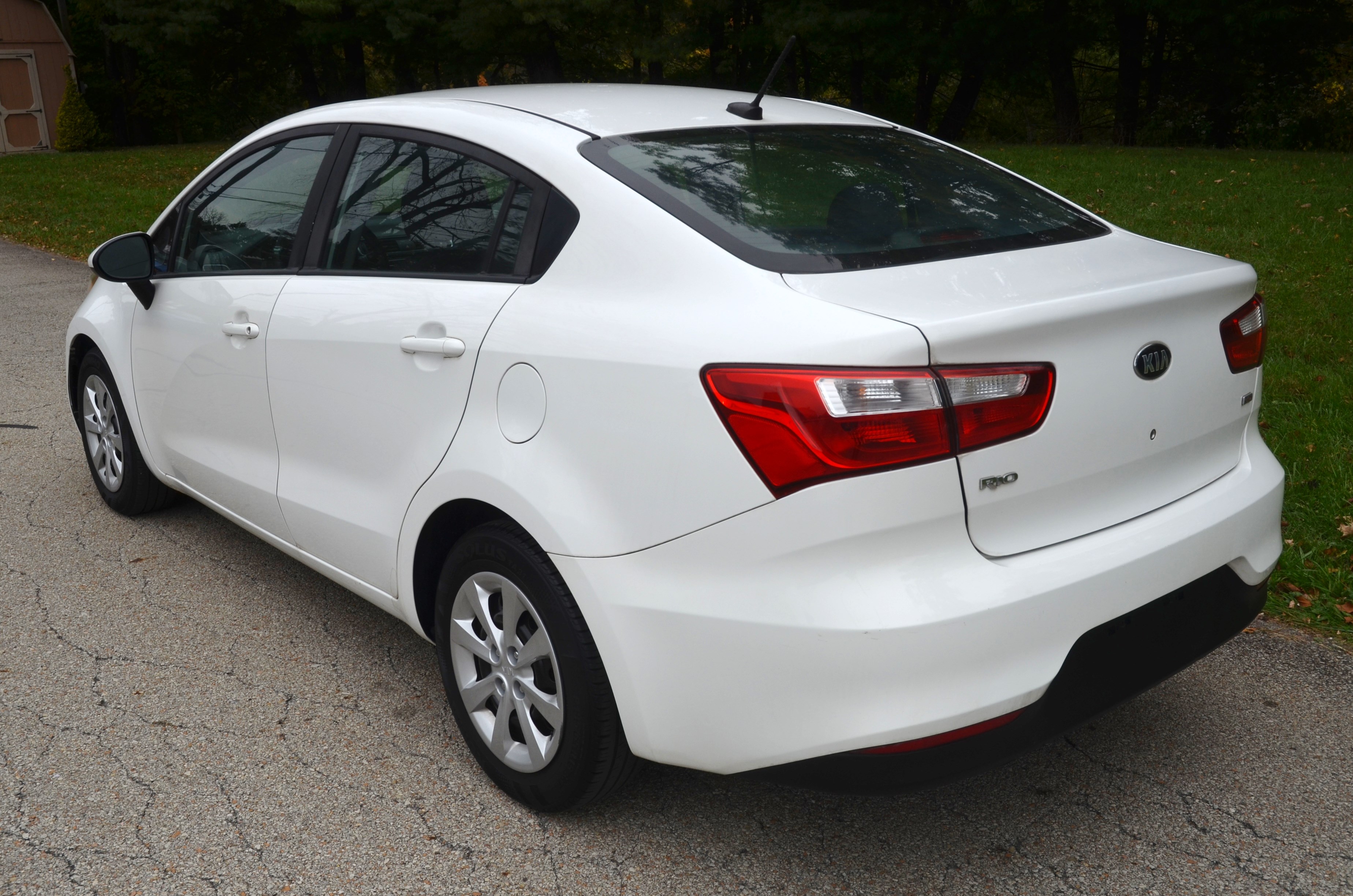 Used 2017 Kia Rio LX Sedan FWD image 3