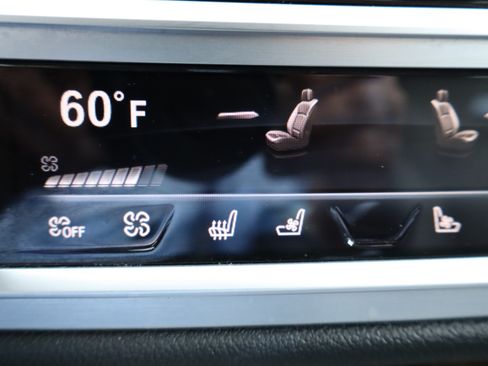 Used 2019 BMW 740i xDrive UNAVAIL AWD/4WD image 35