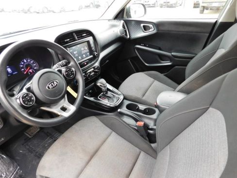 Used 2020 Kia Soul S image 11