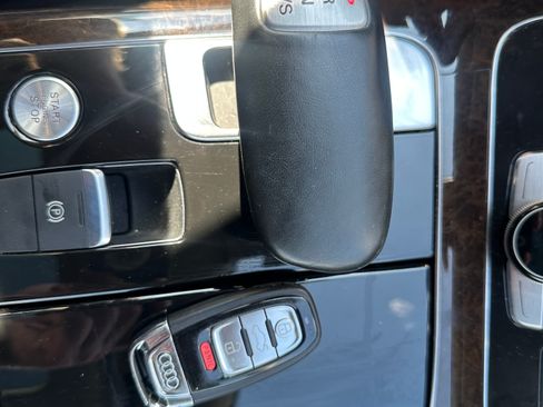 Used 2012 Audi A8 L 4.2 image 33