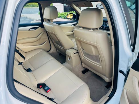 Used 2015 BMW X1 sDrive28i w/ PREMIUM PACKAGE RWD image 16