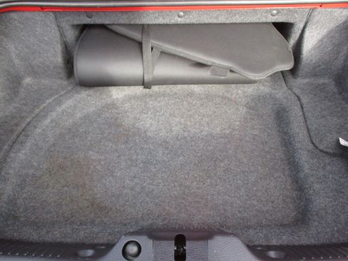 Used 2004 Ford Thunderbird LX image 42