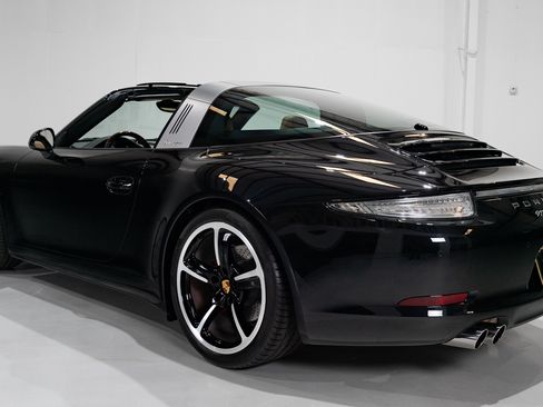 Used 2015 Porsche 911 Targa 4S image 10