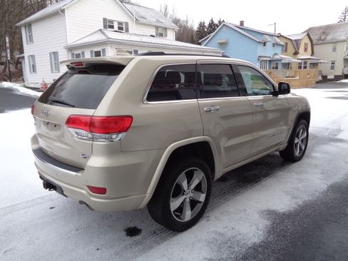 Used 2015 Jeep Grand Cherokee Overland image 2